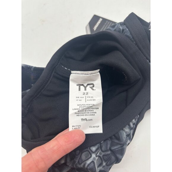 TYR GIRLS’ DIAMONDFIT SWIMSUIT, SIZE 22 , Titanium - Picture 8 of 11